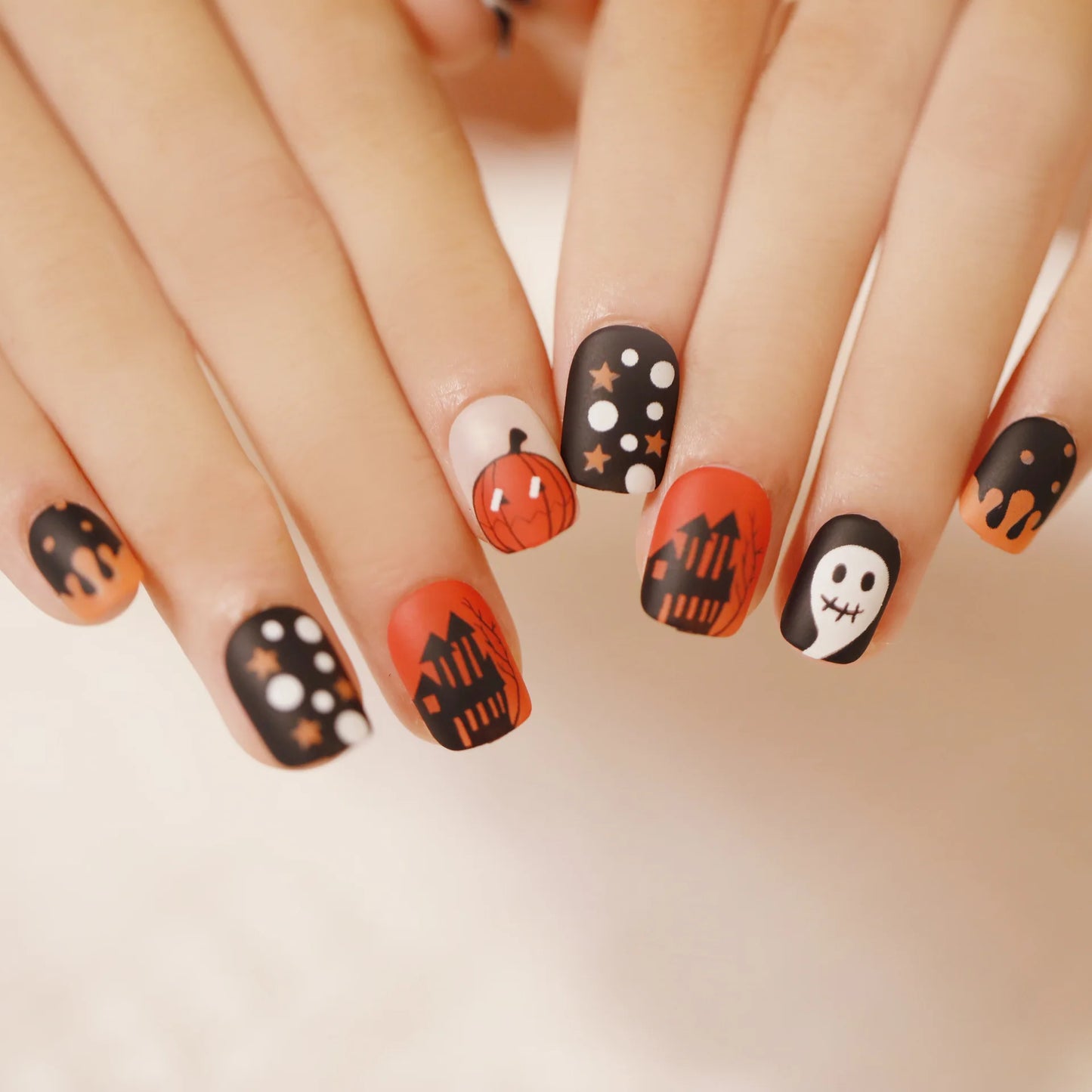 24pc/set Fashion Almond Press On Nails Art Halloween Black Ghost Design Fake Nail Pumpkin Castle Pattern Glossy False Nails Tips