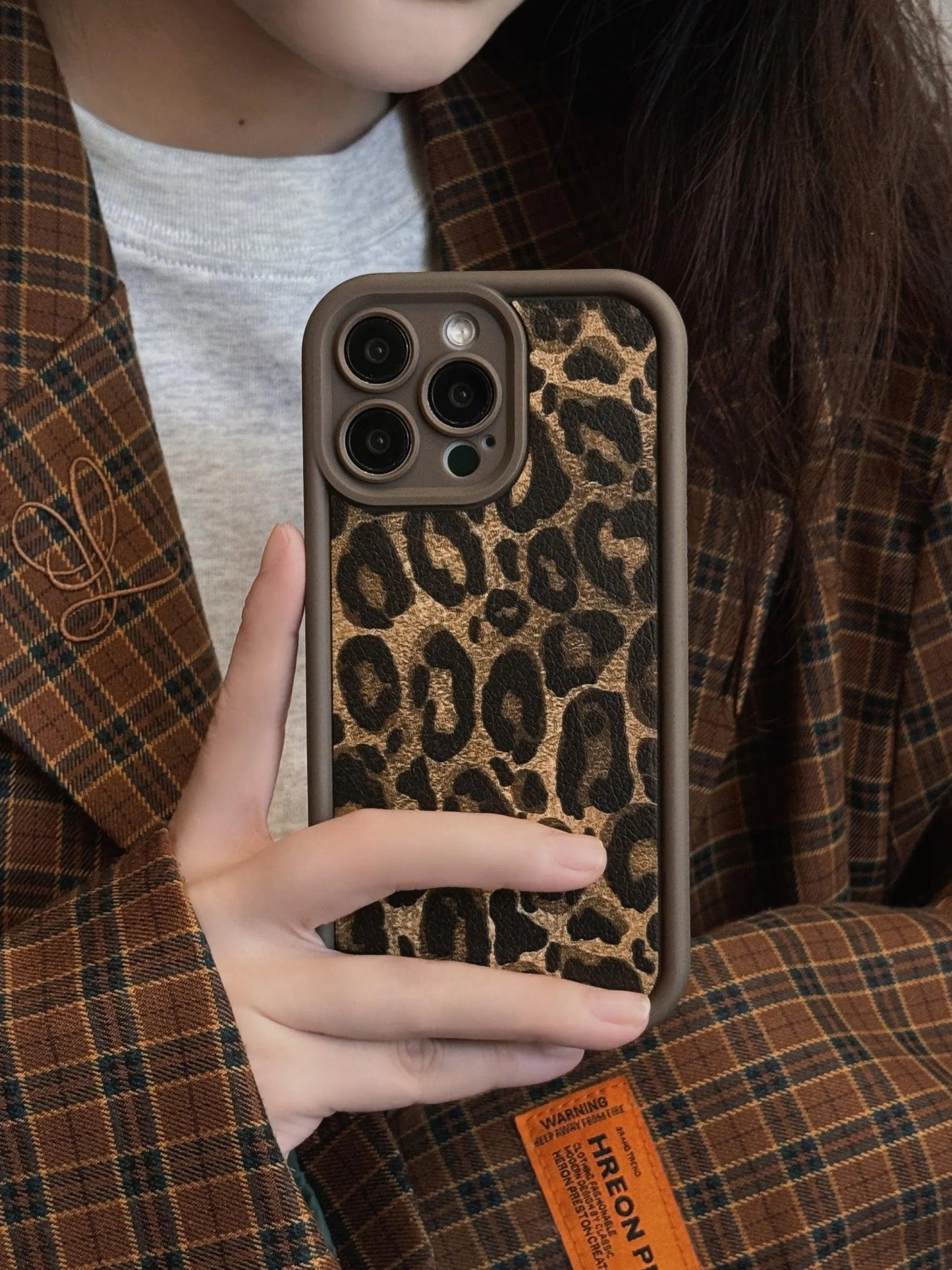 Fashion Brown Leopard Pattern Wrsit Strap Silicone Phone Case For iPhone 11 12 13 14 15 16 Pro Max 15Plus Shockproof Soft Cover