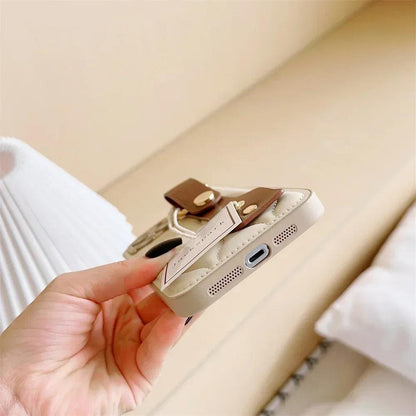 Luxury Brown Wristband Phone Case for Iphone15 12 13 14 Pro Max 14Plus White Soft Leather Minimalist Phone Cover for 14Pro 15Pro