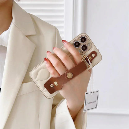 Luxury Brown Wristband Phone Case for Iphone15 12 13 14 Pro Max 14Plus White Soft Leather Minimalist Phone Cover for 14Pro 15Pro