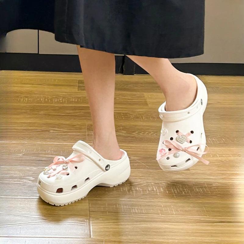 Whole Set Hot Sale DIY Hole Shoes Charms for Cute Cartoon Handmade Charms Designer Quality Garden Shoe Decoration Girl Gift