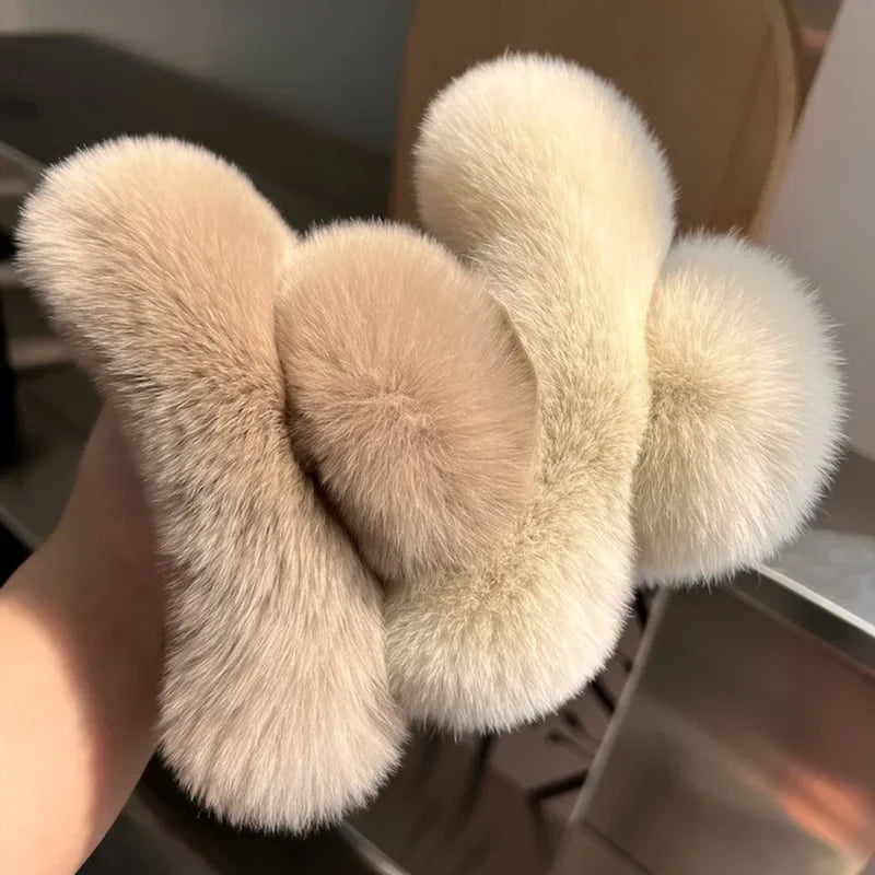 Faux Fur Hair Claw Rabbit Hair Large Hairpin Back Head Temperament Clip New Cute Plush Hair Scratching Ponytail Hair Claw