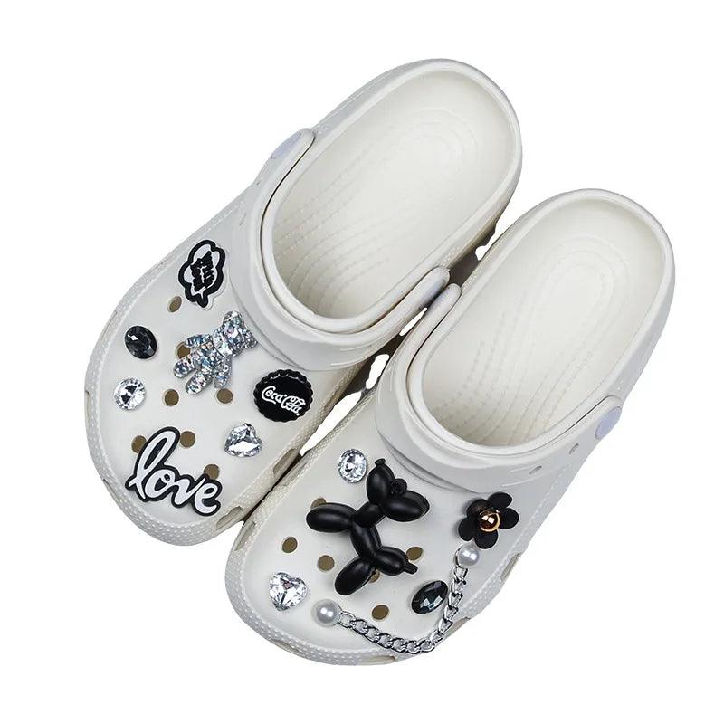 2023 New Cute Croc Charms Brand Designer Shoes Charms JIBZ Bling Croc Accessories Fashion bubble dog Buckle Shoe Decorations