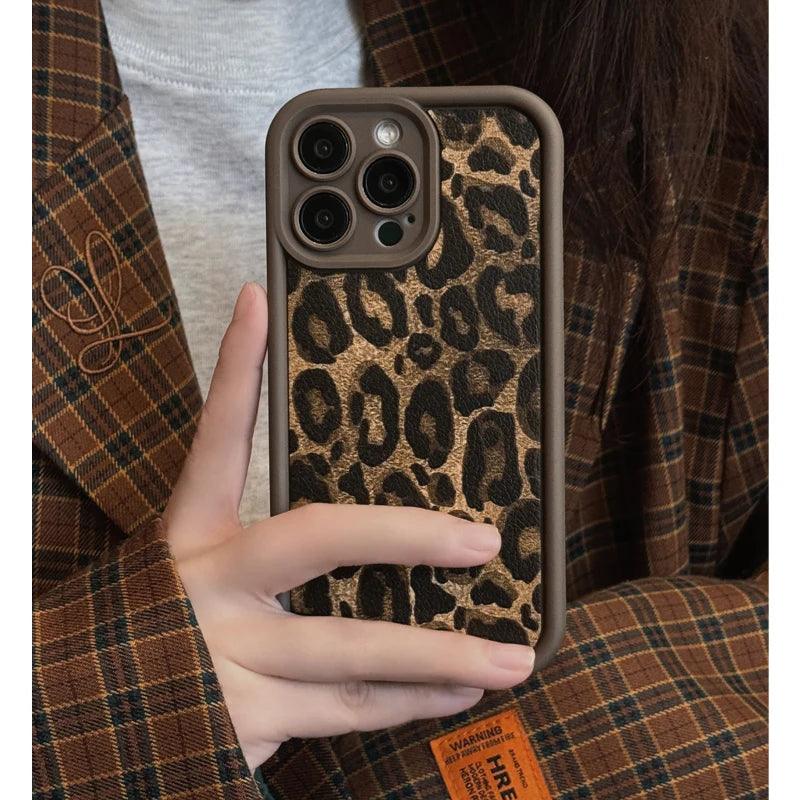 Fashion Brown Leopard Pattern Wrsit Strap Silicone Phone Case For iPhone 11 12 13 14 15 16 Pro Max 15Plus Shockproof Soft Cover