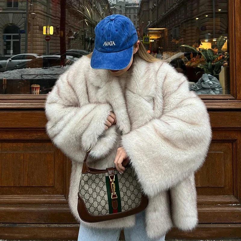 Neo Mint 2024 Winter Ins Hot Fashion Girls Oversized Gradient Fur Coat Women Thick Warm Outerwear Fluffy Faux Fox Fur Jacket