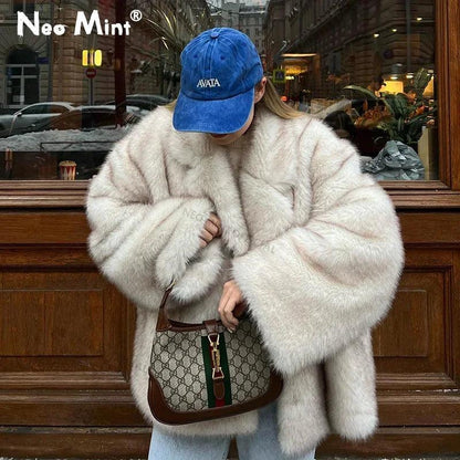 Neo Mint 2024 Winter Ins Hot Fashion Girls Oversized Gradient Fur Coat Women Thick Warm Outerwear Fluffy Faux Fox Fur Jacket